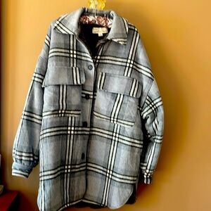 Vintage Havana Oversized Sherpa lined Shacket- Gray & Black Plaid- Size Small